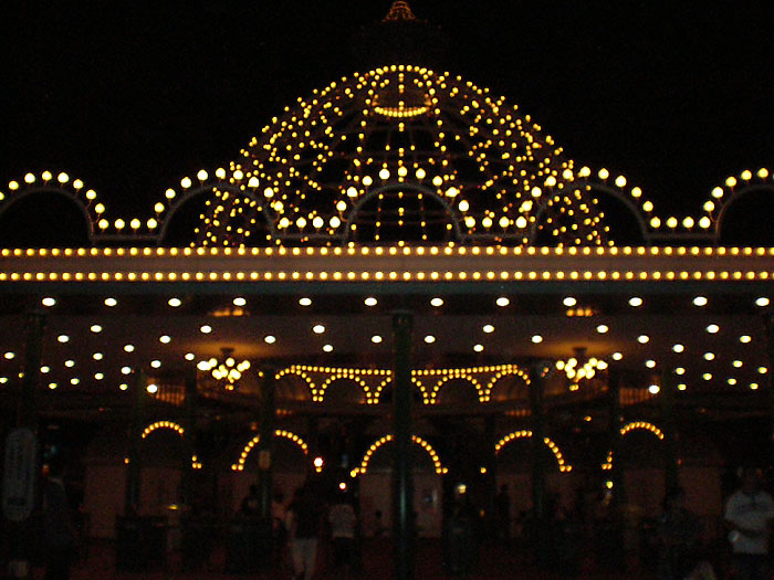 チボリ公園　夜