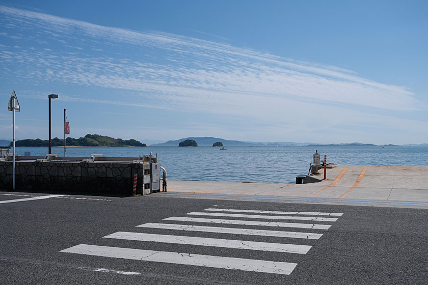 道路と海