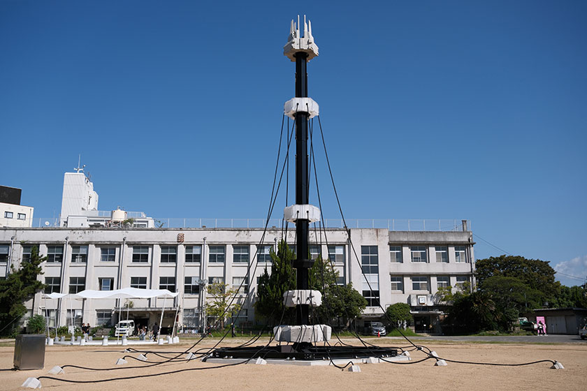 動く塔