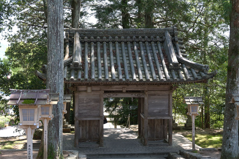 和気神社 随神門